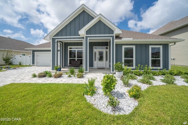 145 Martingale Lp in Lynn Haven, FL - Building Photo - Building Photo