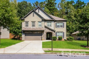 5959 Wolf Creek Dr in Atlanta, GA - Building Photo