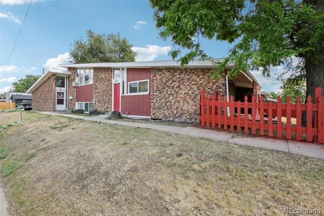 700 S Kearney St in Denver, CO - Foto de edificio - Building Photo