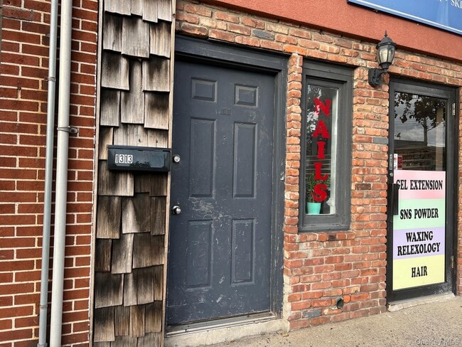 1313 Jericho Tpke in New Hyde Park, NY - Building Photo - Building Photo