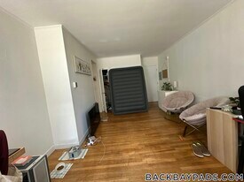 529 Beacon St in Boston, MA - Building Photo