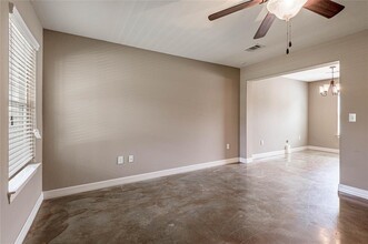 2002 20th St in Huntsville, TX - Building Photo - Building Photo