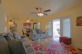 5092 Beach Dr SE in St. Petersburg, FL - Building Photo - Building Photo