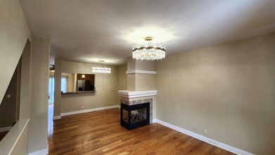 2325 Twilight Dr in Aurora, IL - Building Photo - Building Photo