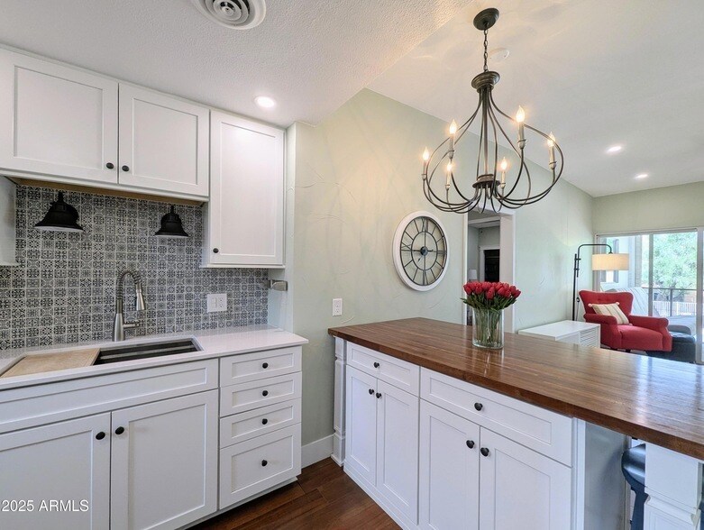 6125 E Indian School Rd, Unit 254 in Scottsdale, AZ - Building Photo