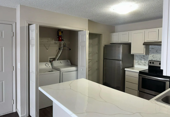 954 Boston Way-Unit -1 in Coralville, IA - Building Photo