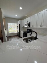 8502 Gablebend Way in Tampa, FL - Building Photo - Building Photo