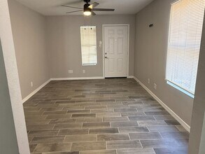 3105 Medio Ct in Laredo, TX - Building Photo - Building Photo