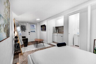 3181 SW 26th St in Miami, FL - Building Photo - Building Photo