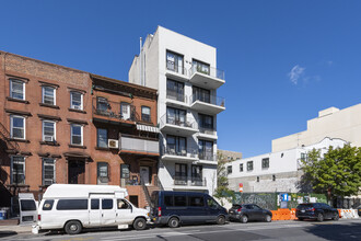 956 Bedford Ave in Brooklyn, NY - Building Photo - Building Photo