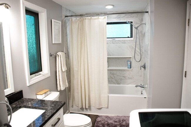 34 Juckett Hill Dr in Belchertown, MA - Building Photo - Building Photo