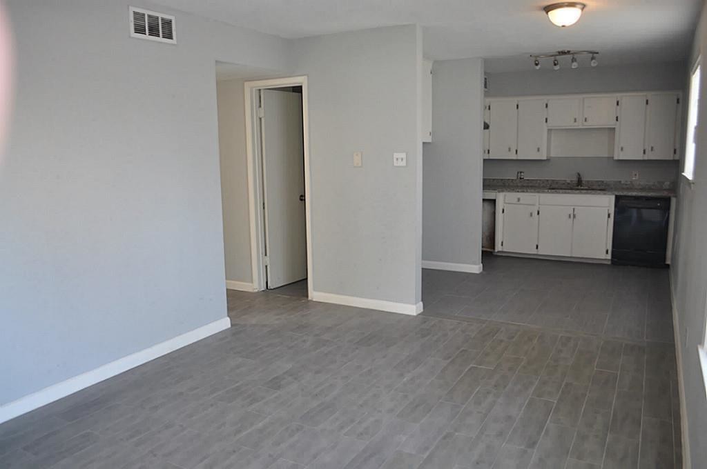 2311 Leaman Ave in Rosenberg, TX - Building Photo