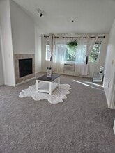 730 NW 185th Ave in Beaverton, OR - Foto de edificio - Building Photo