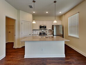 6090 Little Blf Cir in Mascotte, FL - Foto de edificio - Building Photo