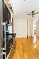 326 E 35th St, Unit 23 in New York, NY - Building Photo
