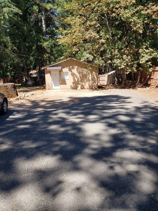 14333 Skyway in Magalia, CA - Building Photo