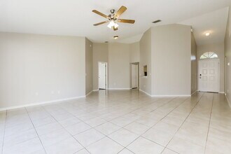 4706 N Dawnmeadow Ct in Plant City, FL - Building Photo - Building Photo