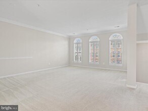 42282 Terrazzo Terrace in Aldie, VA - Building Photo - Building Photo