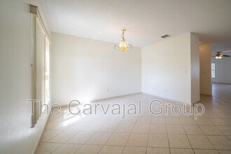 1215 Kempton Chase Pkwy in Orlando, FL - Building Photo - Building Photo