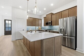 5511 Orangery Ln in Manvel, TX - Foto de edificio - Building Photo