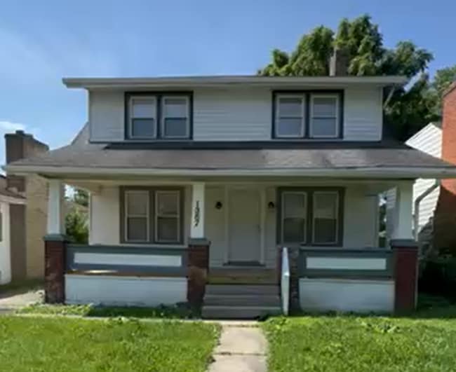property at 1387 Briarwood Ave