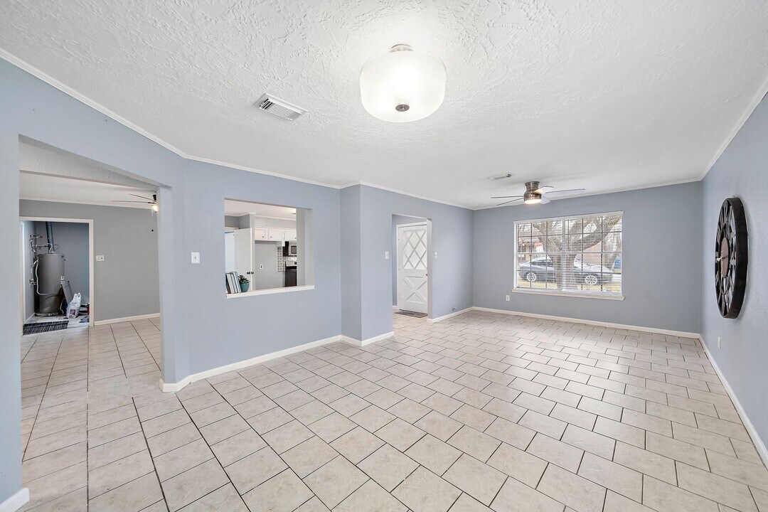 712 Damon St in Rosenberg, TX - Building Photo