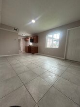 316 NW Avenue F, Unit 4 in Belle Glade, FL - Building Photo - Building Photo