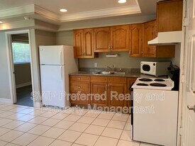 222 Fairweather Ln in Fort Myers Beach, FL - Building Photo