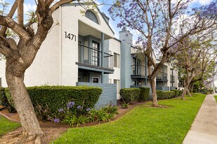 Mar at Grove in Imperial Beach, CA - Building Photo