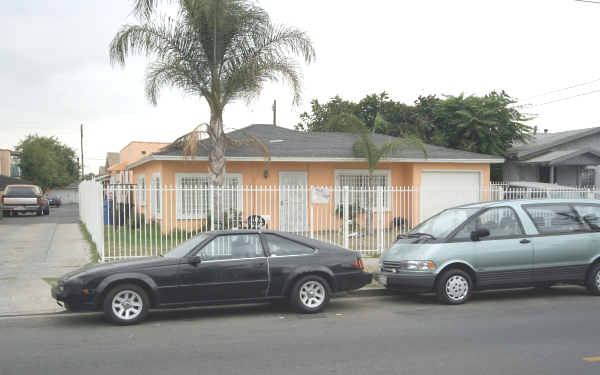 633 W 92nd St in Los Angeles, CA - Building Photo