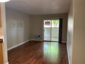 1505 Kirker Pass Rd, Unit 167 in Concord, CA - Building Photo