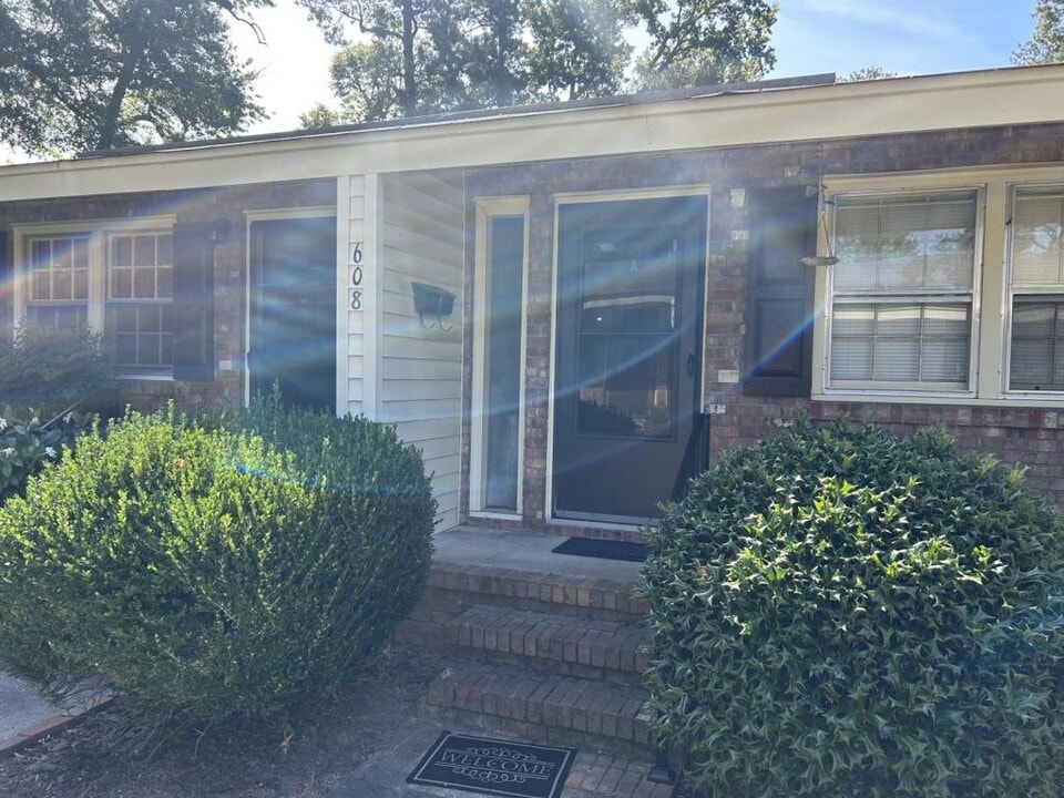 608 Plum Dr in Florence, SC - Building Photo