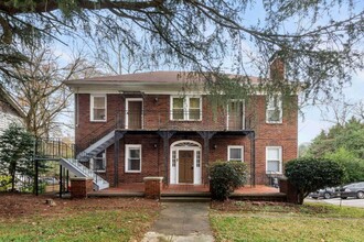 1351 Oxford Rd NE in Atlanta, GA - Building Photo - Building Photo
