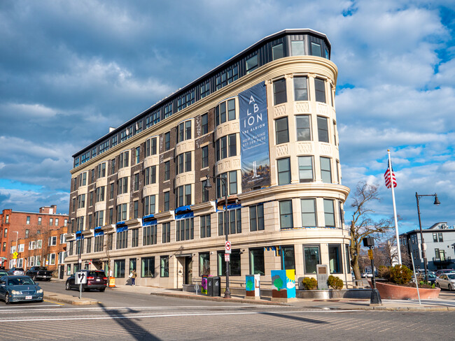 400 Dorchester St in Boston, MA - Foto de edificio - Building Photo