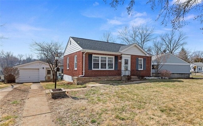 10228 St Arsene Ln in St. Ann, MO - Building Photo - Building Photo