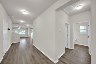 1829 Chickasaw Run in Leander, TX - Foto de edificio - Building Photo