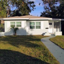2230 Grove St S in St. Petersburg, FL - Building Photo