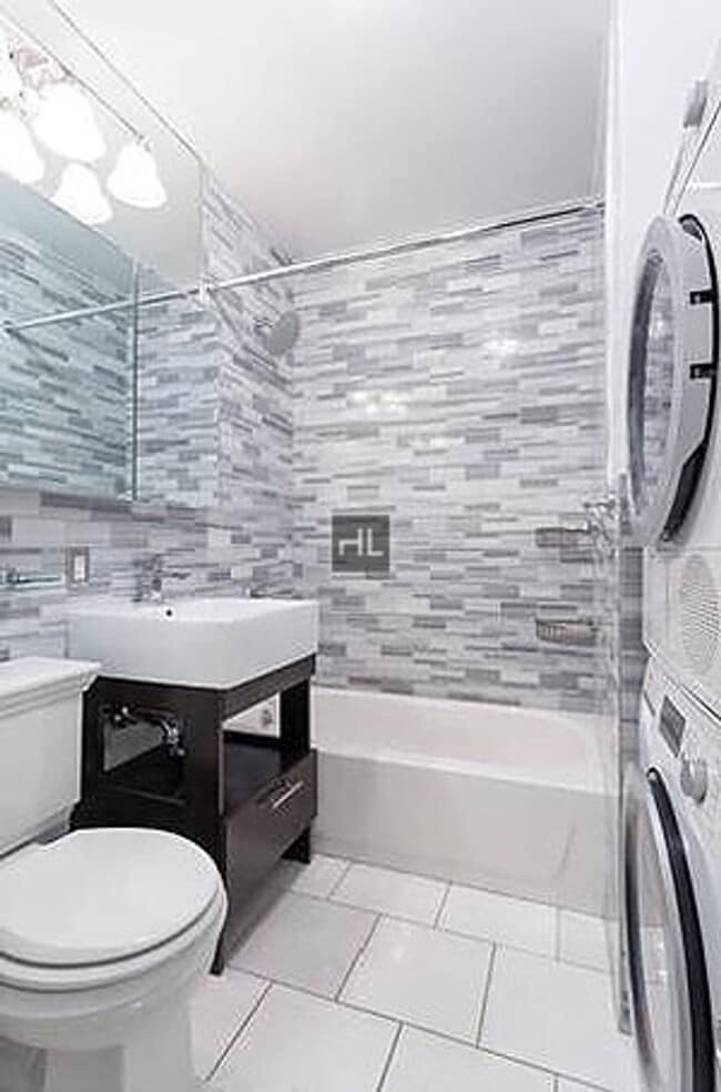 HUDSON ST., Unit 4 in New York, NY - Foto de edificio - Building Photo