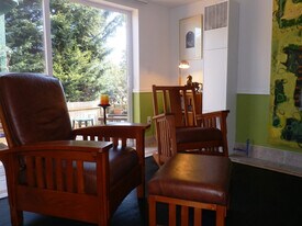 208 27th Ave E in Seattle, WA - Building Photo