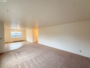 1927-1929 Green Ave in Roseburg, OR - Building Photo - Building Photo