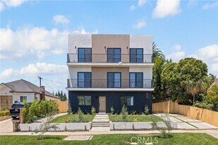 1559 S Ogden Dr in Los Angeles, CA - Building Photo