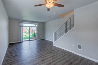 8733 Hanna Ln NE in Lacey, WA - Building Photo - Building Photo