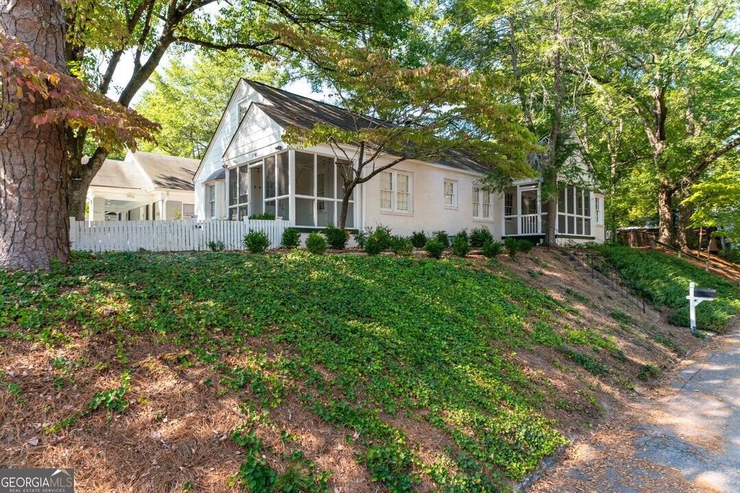 2454 Branch Ave NE in Atlanta, GA - Building Photo