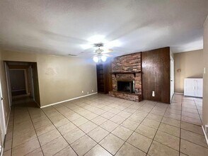 1105 Spring Lake Dr in Garland, TX - Building Photo - Building Photo