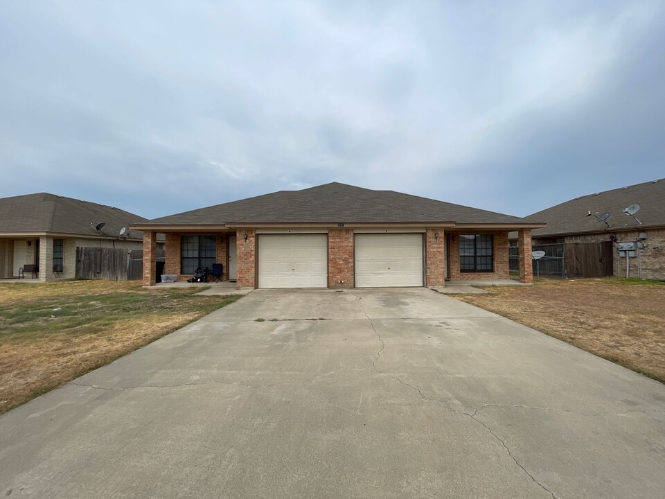 3206 Dannen Ct-Unit -# B in Killeen, TX - Building Photo