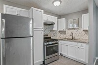 4811 Oakland St photo'