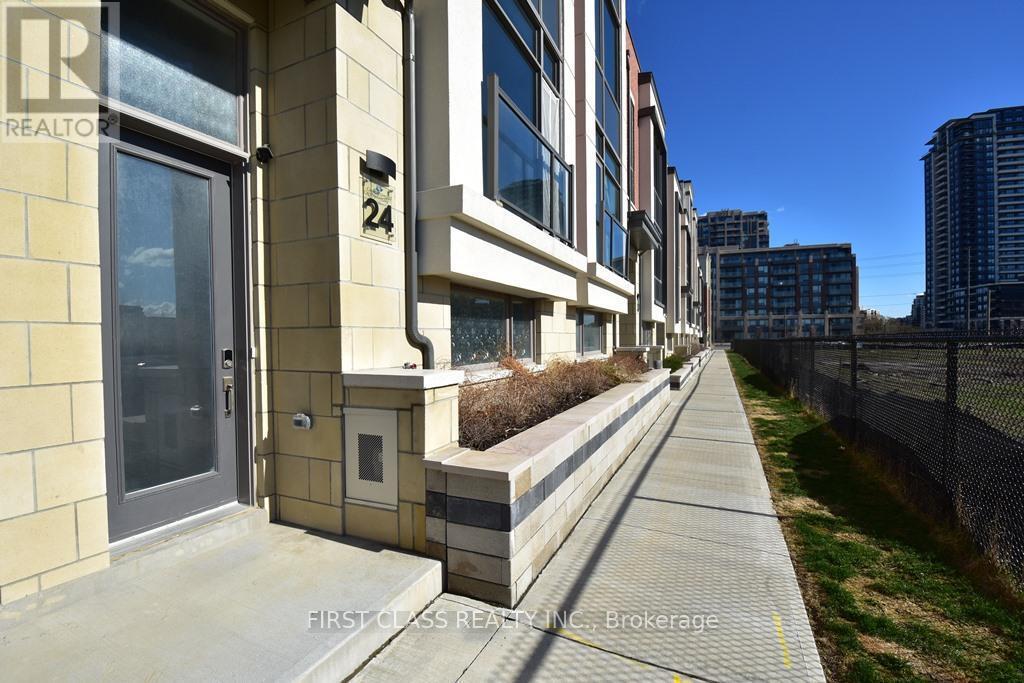 24 Teasel Way in Markham, ON - Building Photo