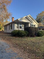 221 Briggs Ave in Greenwood, SC - Building Photo