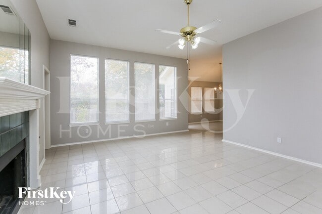 1203 Jamestown Ct in Euless, TX - Building Photo - Building Photo