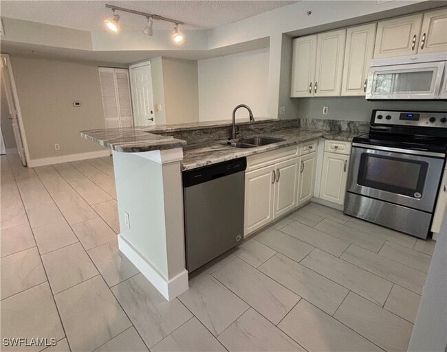 property at 1230 Wildwood Lakes Blvd